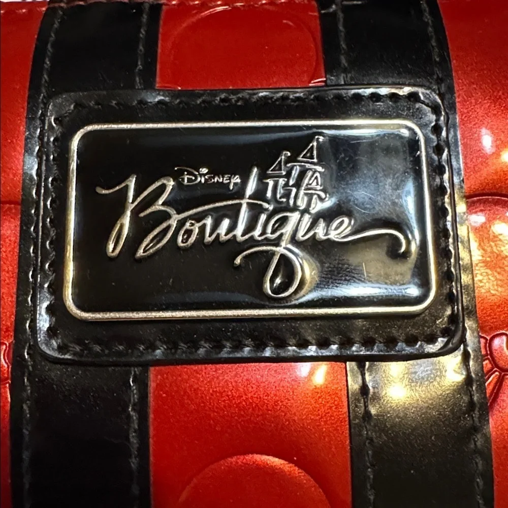 Disney Parks Boutique Mickie ❤️Minnie Embossed Red&Black large zip wallet♥️ EUC